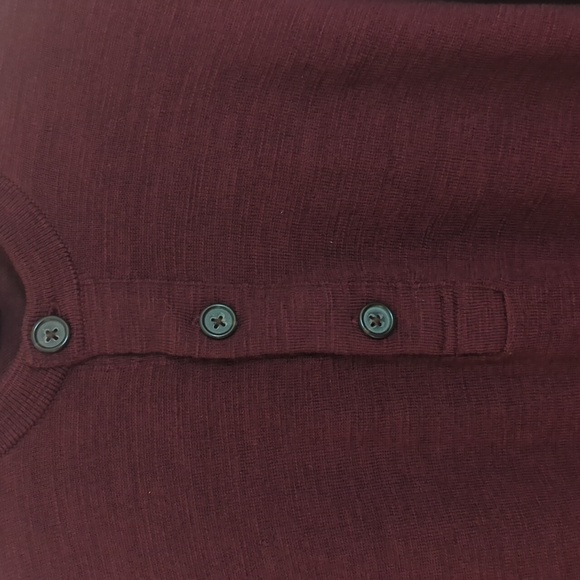 Banana Republic 100% Merino Wool Henley Sweater (Very Good Condition) - Picture 4 of 7